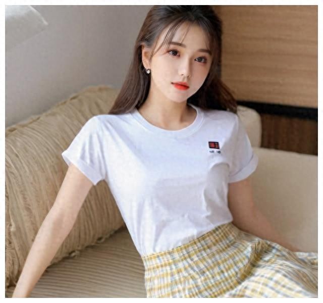 微信附近的女人想不想和你有关系，发个微信就知道了！