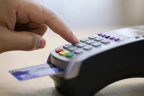 湖北警方打掉一非法收贩银行卡团伙，银行卡基本是什么人买?